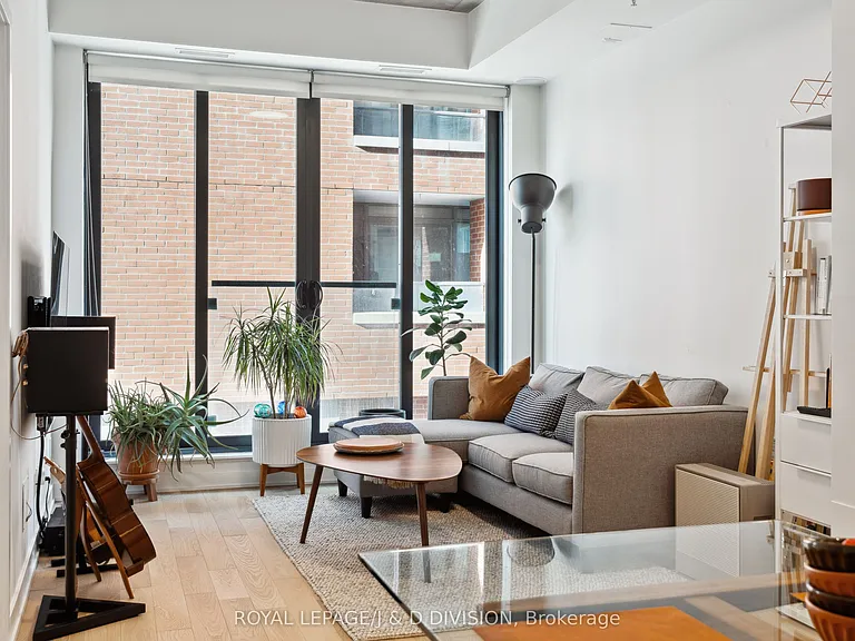 8 Dovercourt Rd #207 — Photo 2