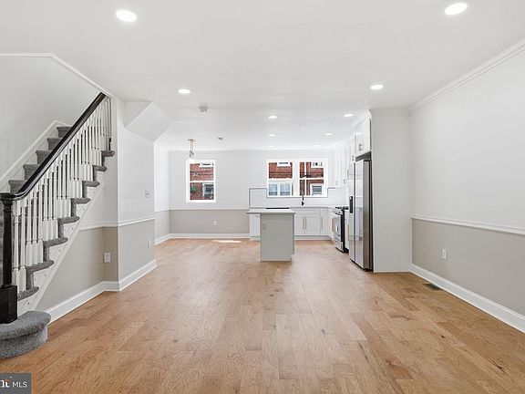 3rd image of 7430 Rugby St
