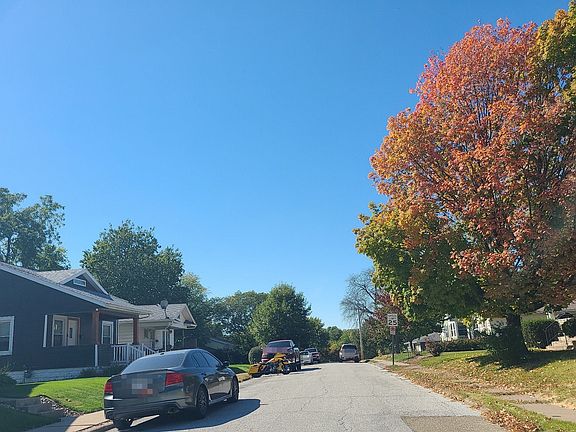 5th image of 2622 E Pleasant St
