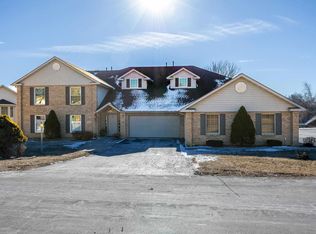 3274 Lake Ridge Dr APT D, Dubuque, IA 52003