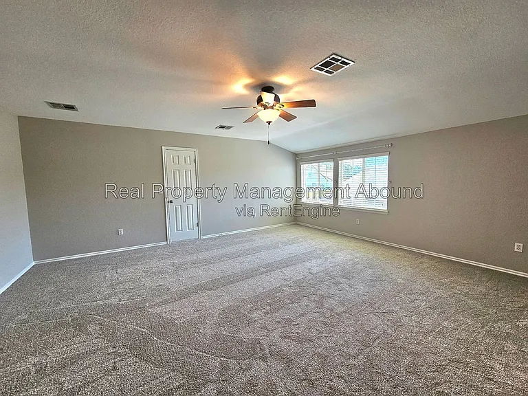 809 W Granger St — Photo 36