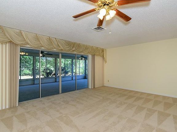 4th image of 2682 Saint Andrews Dr