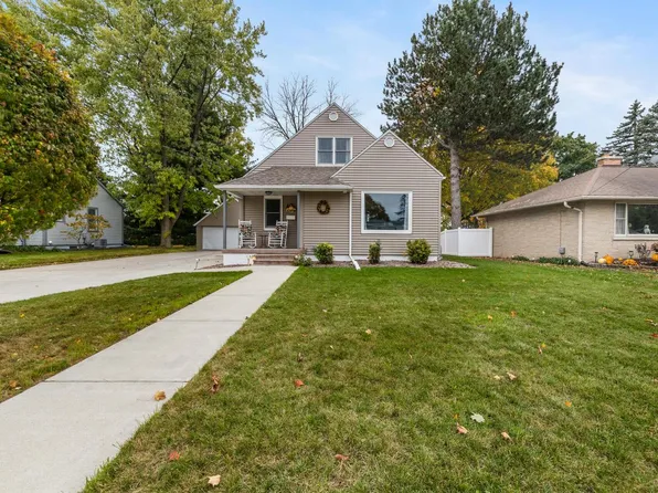 419 West Washington AVENUE, Hartford, WI 53027