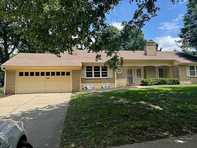 3 bed, 1.5 bath, 1859 sqft, $3,000 — Photo 3
