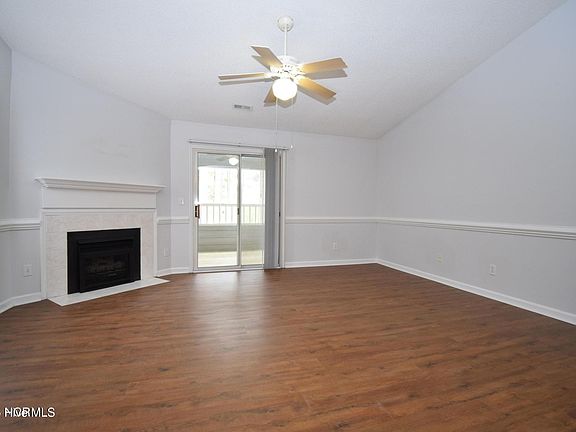 2nd image of 116 Breezewood Dr APT G