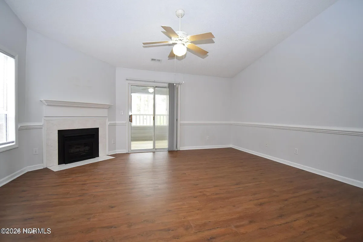 Building Photo - 116 Breezewood Dr #G
