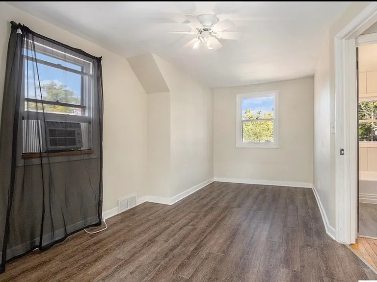 4520 Lafayette Ave #2 — Photo 7