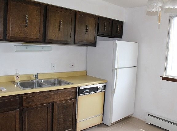 4th image of 120 Boardwalk St Unit 2E