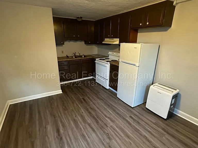 131 Westdale Ave — Photo 2
