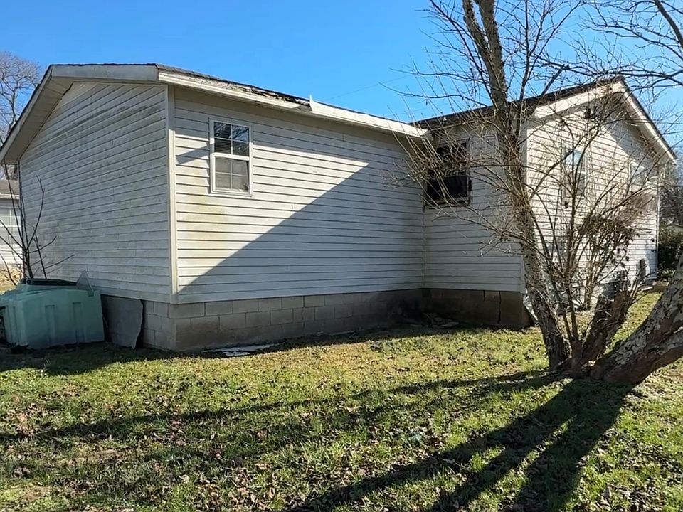 2nd image of 698 Demoss St