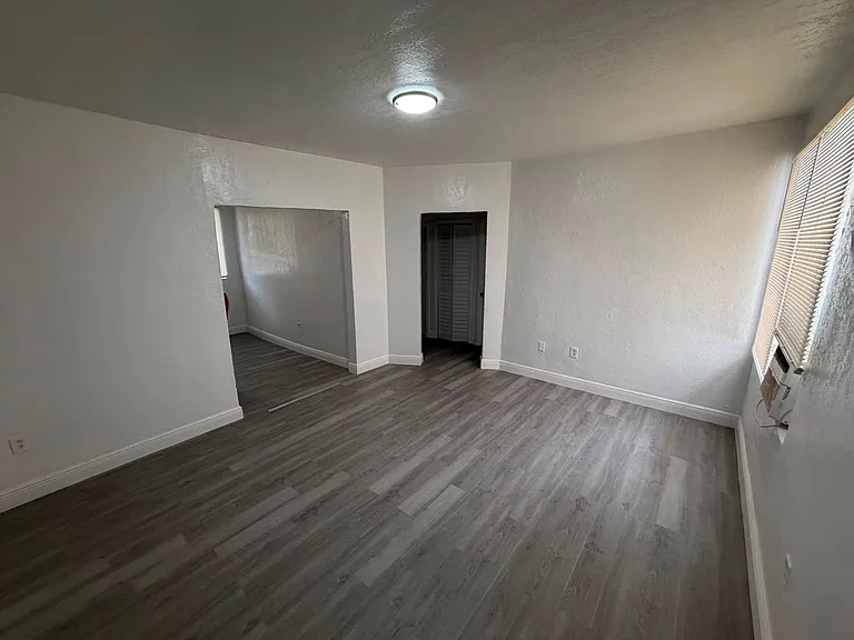 680 SW 7th Ave — Photo 6