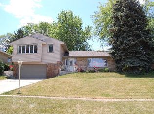 10 W Division St, Lemont, IL 60439