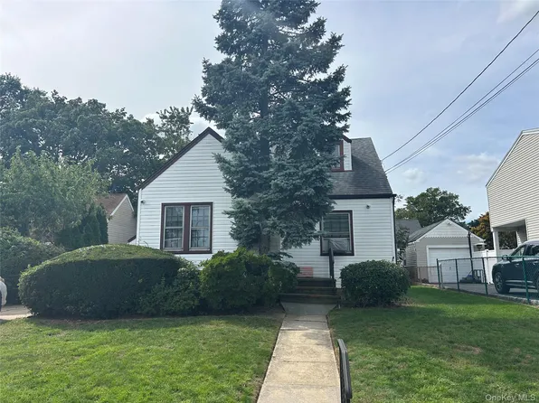 304 Lorraine Street, Bellmore, NY 11710
