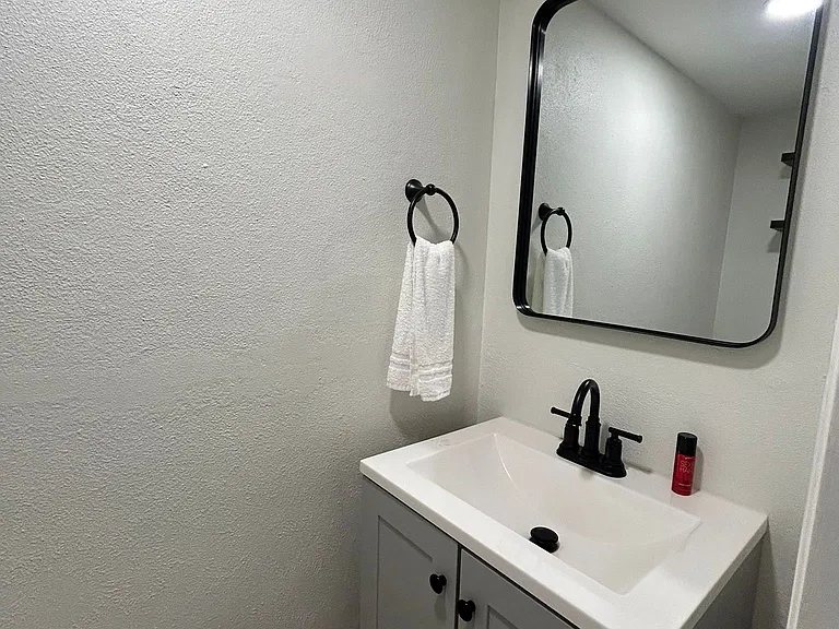 2509 White Oak Ln — Photo 21