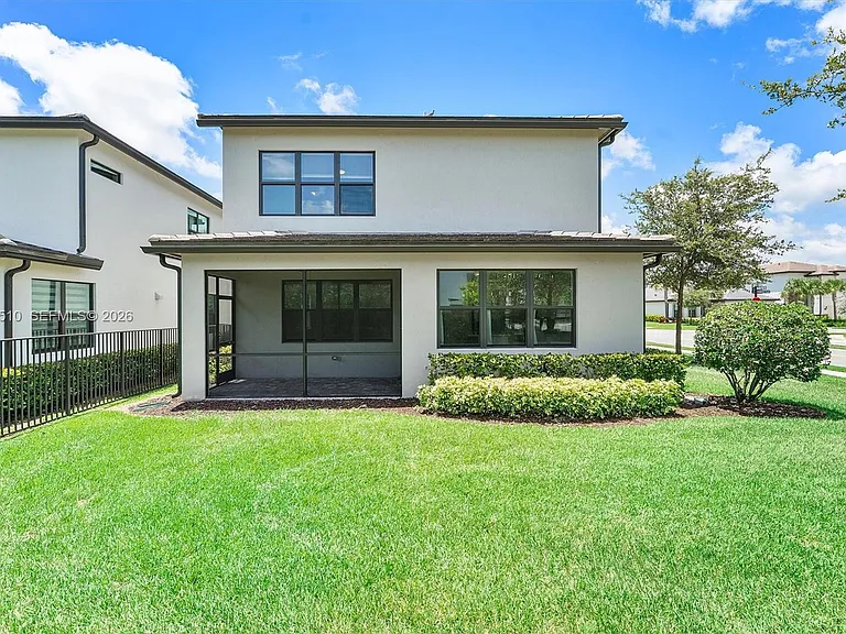 2485 Primrose Pl — Photo 42