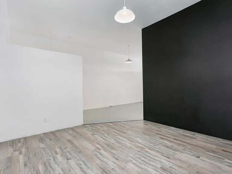 5240 S Tacoma Way — Photo 12