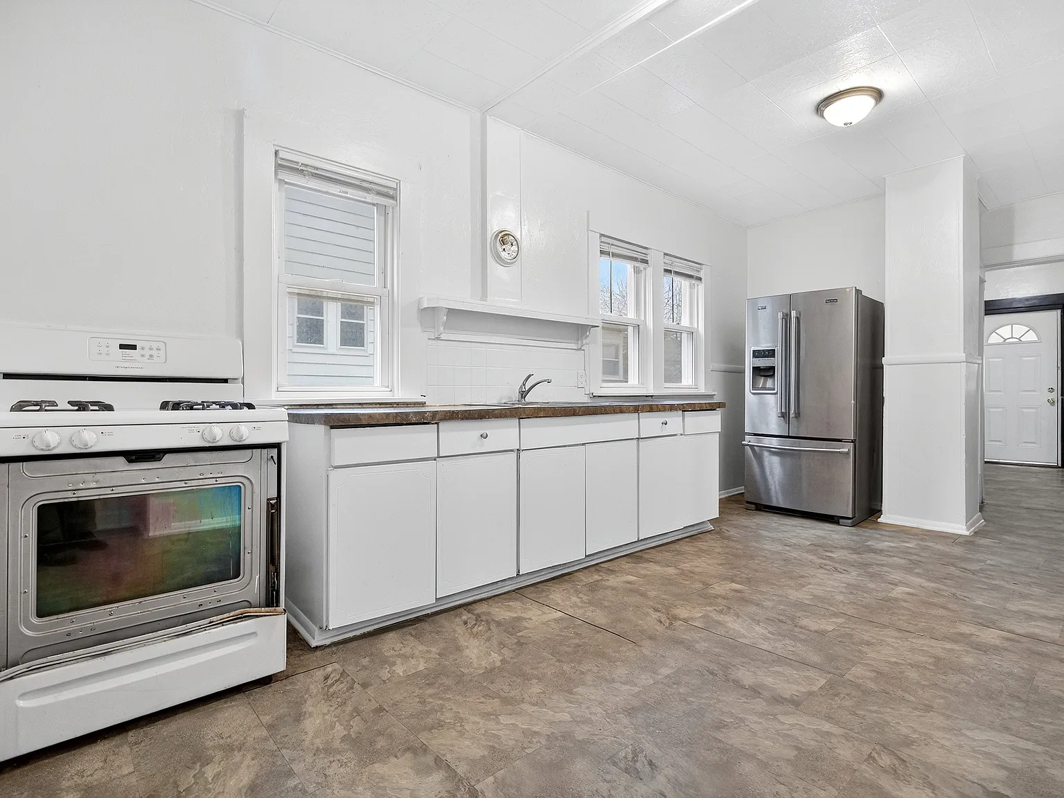 3 bed, 1.5 bath, 1175 sqft, $1,100 — Photo 4