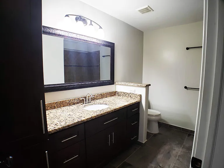 9S201 Lake Dr #20-203 — Photo 6