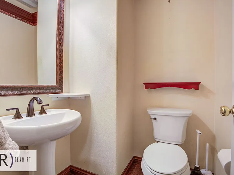 13724 Beaconsfield Ln — Photo 35