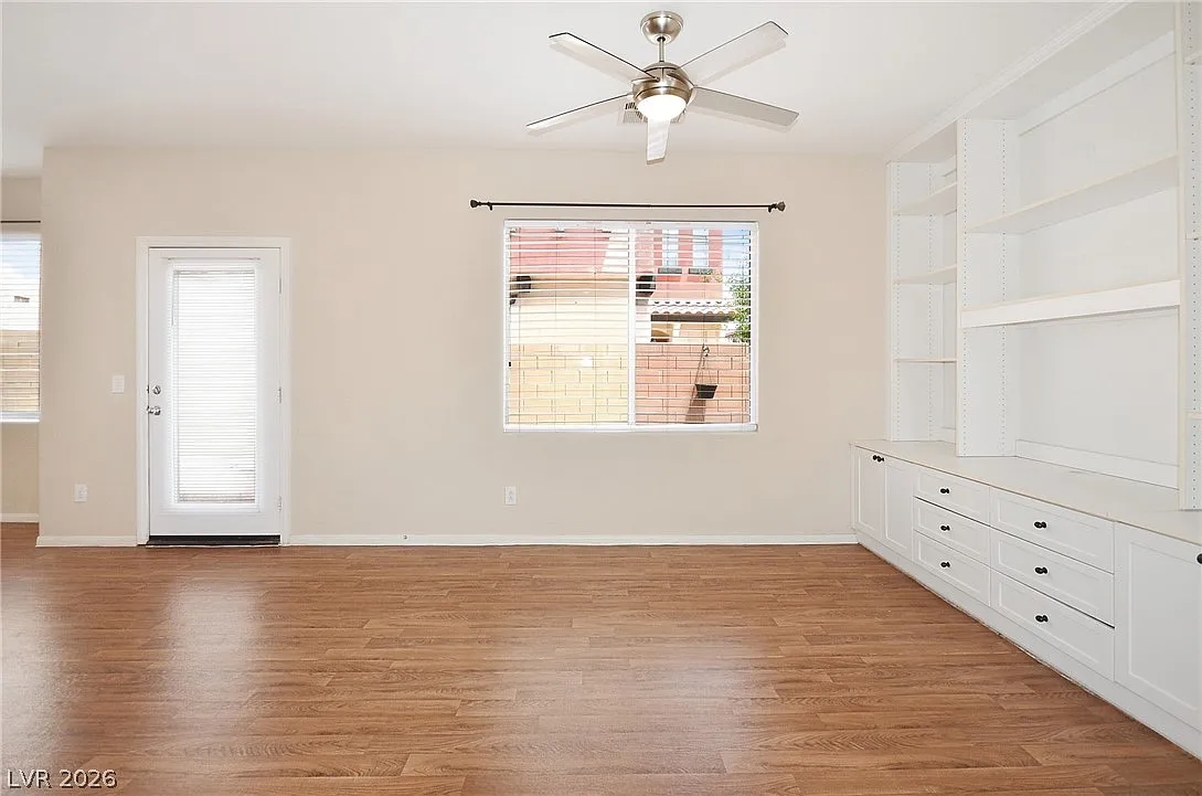 3 bed, 2.5 bath, 1733 sqft, $1,950 — Photo 3