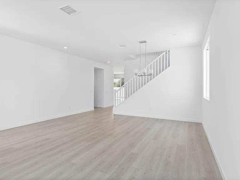 17308 Lemay St — Photo 9