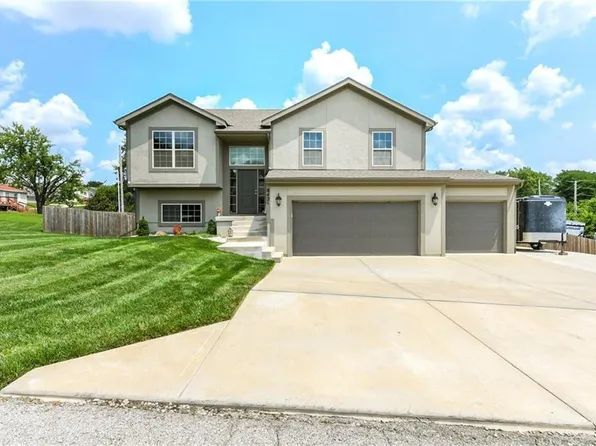 8421 N Bales Ave, Kansas City, MO 64156