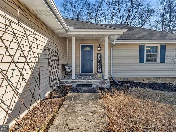 3rd image of 70 Newton Ridge Dr