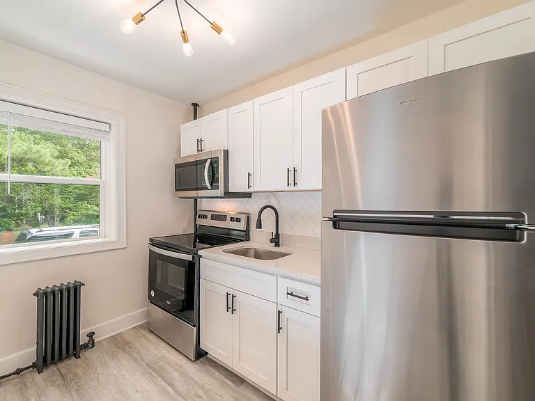 9610 Sherwood Pl — Photo 7