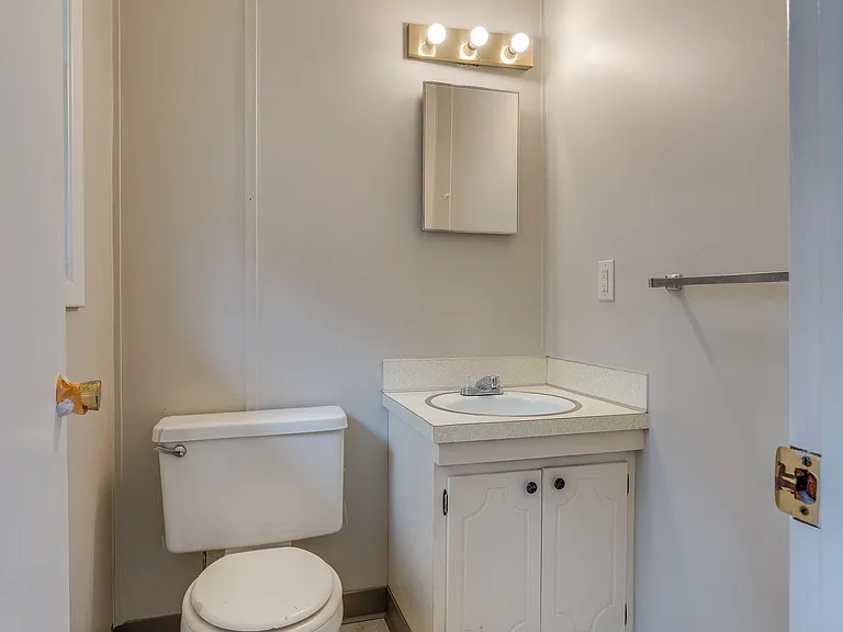 4637 Woodcliff Dr — Photo 11