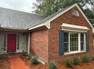 102 Woodland Ridge Dr, McComb, MS 39648