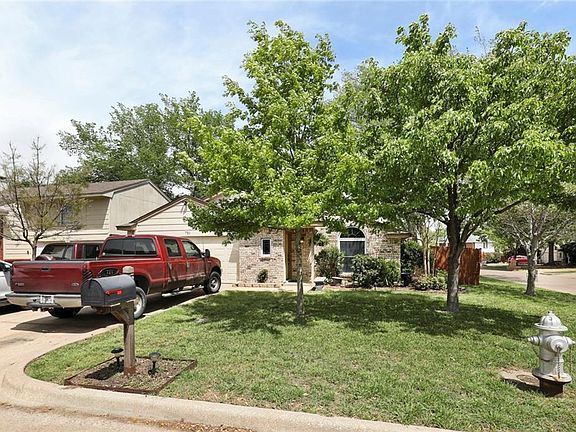 2nd image of 721 Swan Dr