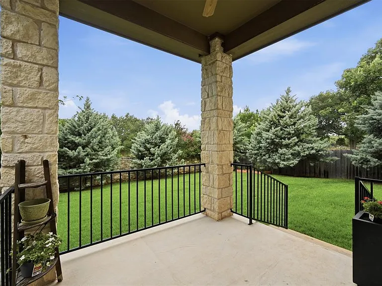 7721 Haggans Ln — Photo 32