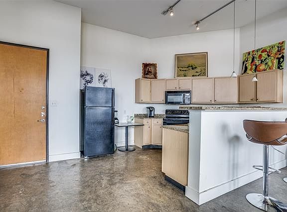 5th image of 2502 Live Oak St APT 220