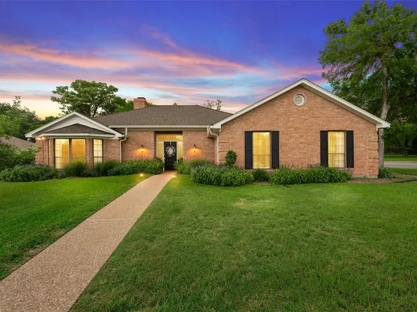 3400 Hearthwood Cir, Waco, TX 76708