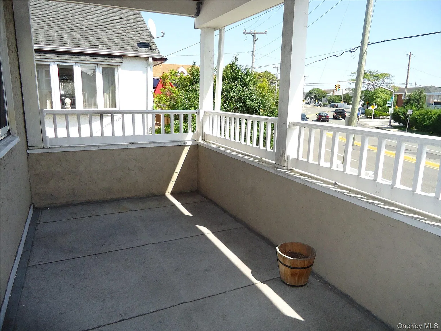 3 bed, 1.0 bath, 1102 sqft, $4,000 — Photo 3