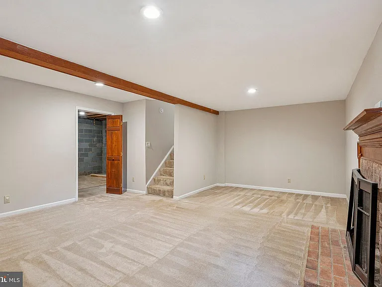 2917 Village Spring Ln — Photo 30