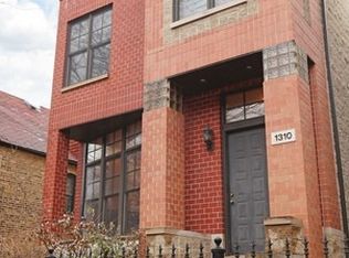 1310 W Roscoe St, Chicago, IL 60657