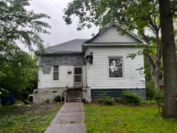209 W 3rd St, Sparta, IL 62286