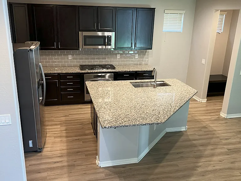 3673 E Stiles Ln — Photo 6