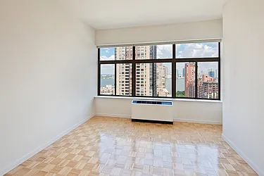Rented by Space Marketing Shop