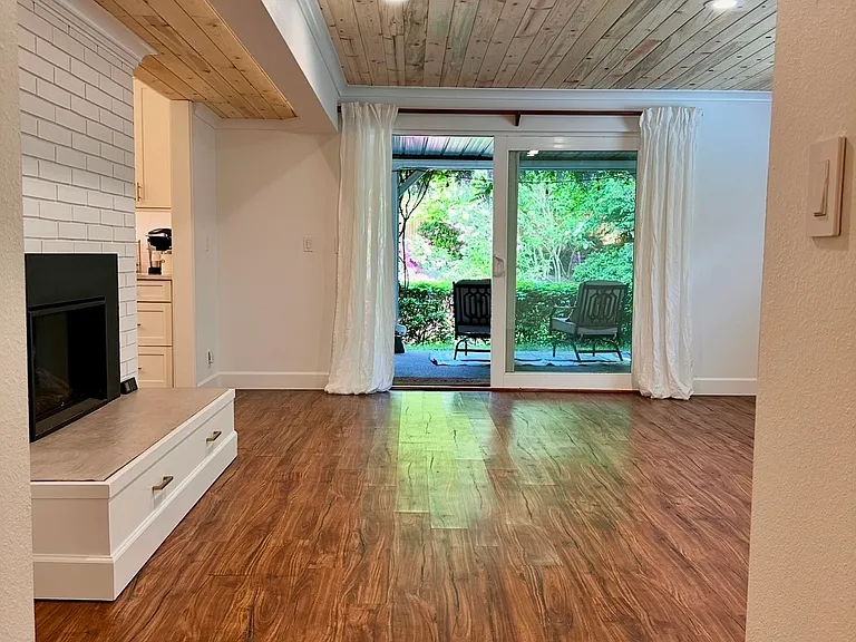 623 Carol Way #B — Photo 40