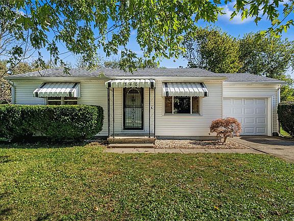 2nd image of 340 Janet Ave