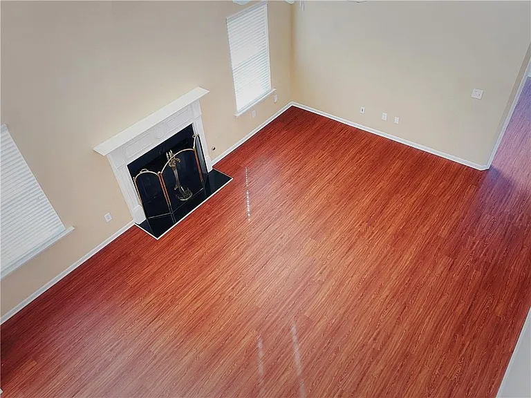788 Roxholly Ln — Photo 10
