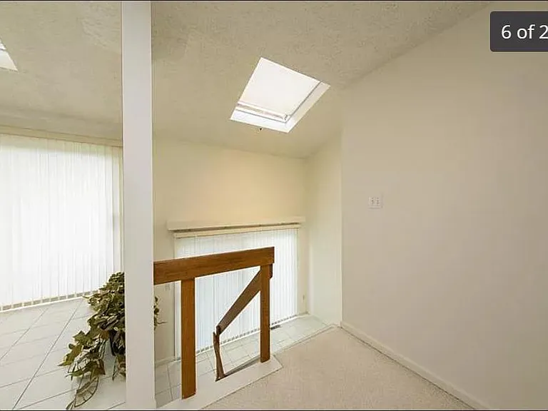 2750 Hunters Point Dr — Photo 6