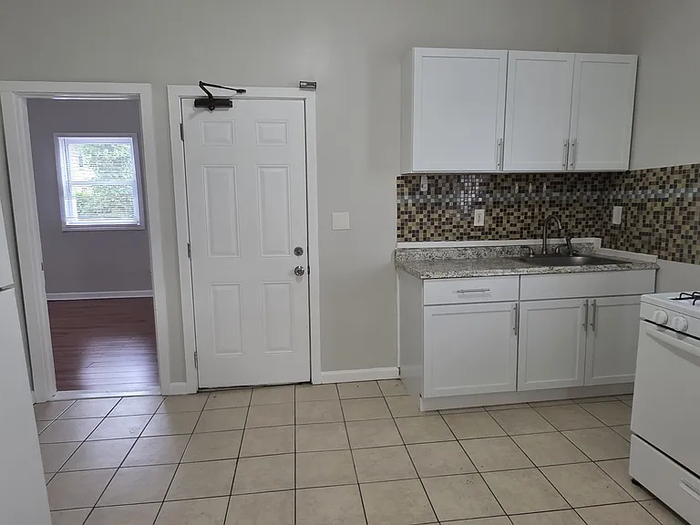 84 Sanford Ave #1 — Photo 17