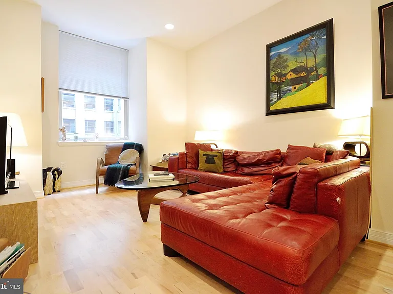 1600 Arch St #812 — Photo 1