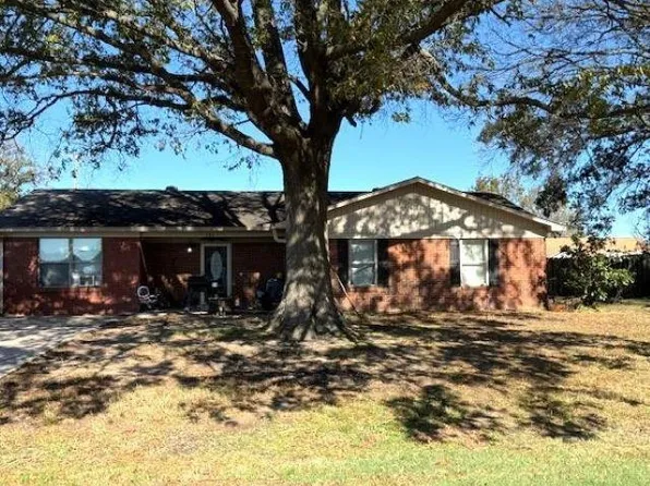 101 King Richard Dr, England, AR 72046