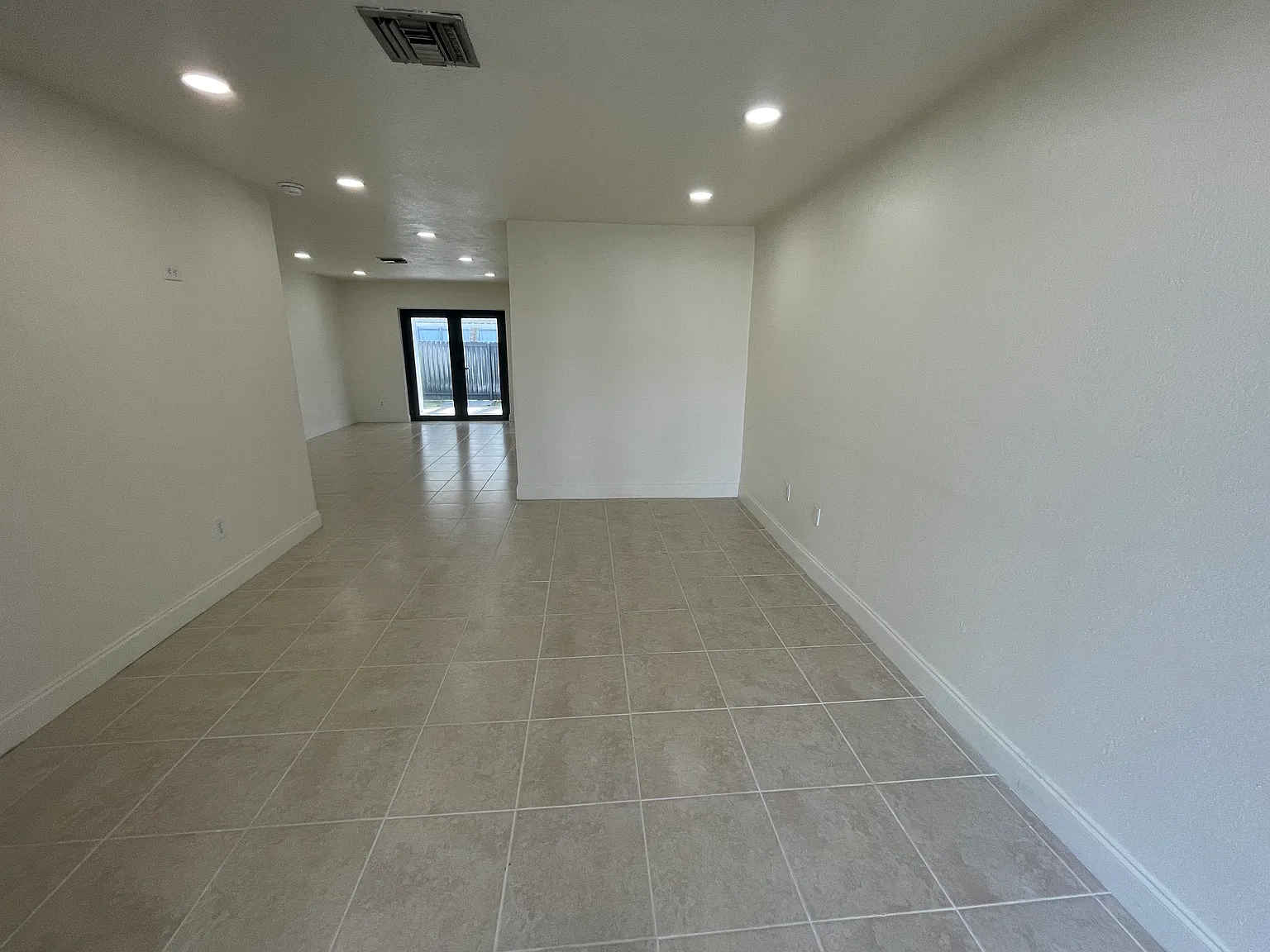 3 bed, 1248 sqft, $2,900 — Photo 4