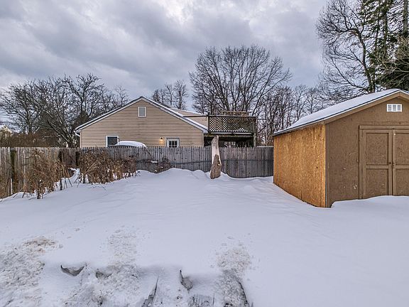 4th image of 566 Washington Avenue
