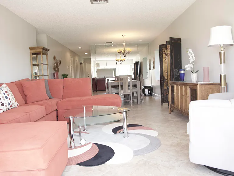 13817 Royal Palm Ct #B — Photo 19